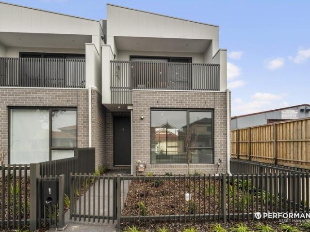 Townhouse for rent in Camerons Creek, Victoria