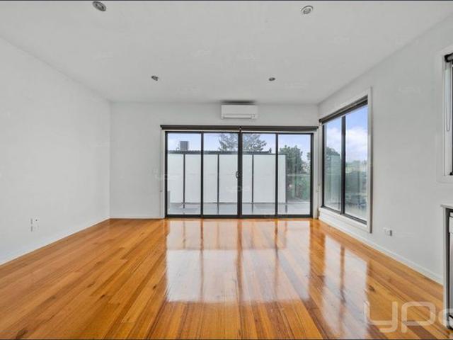 Townhouse for rent in Camerons Creek, Victoria