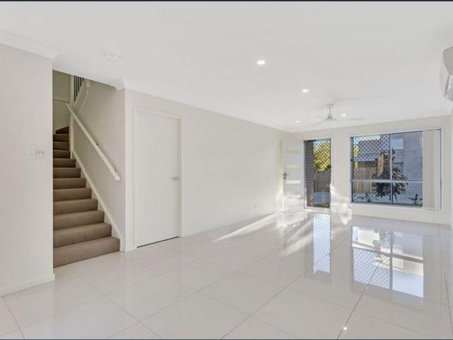 Townhouse for rent in Fernbrook, Queensland