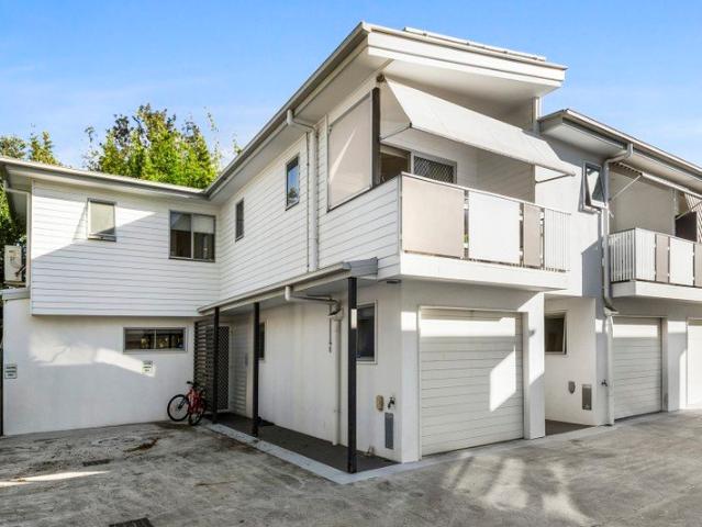 Townhouse for sale in Toombul, Queensland