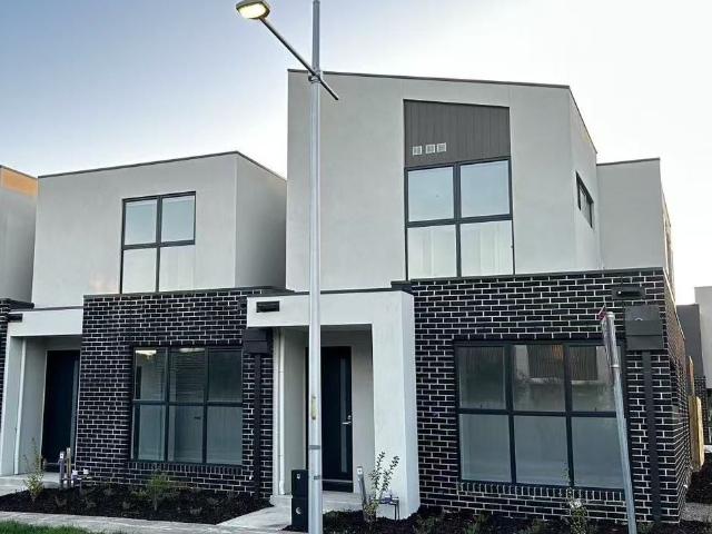 Townhouse for sale in Camerons Creek, Victoria