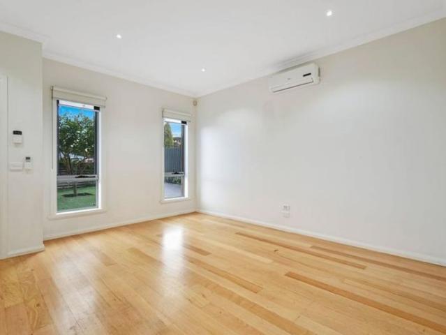 Townhouse for rent in Camerons Creek, Victoria