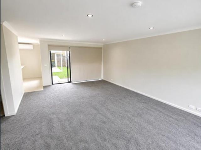 Townhouse for rent in Camerons Creek, Victoria