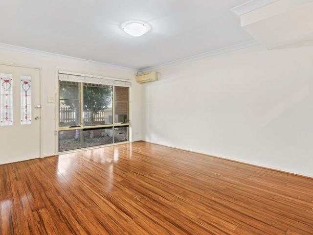 Townhouse for rent in Sydney, New South Wales