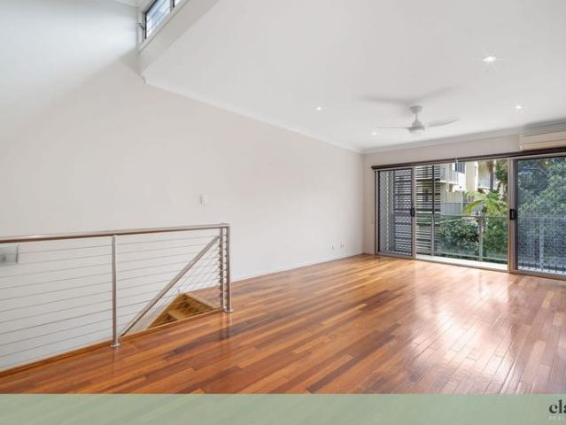 Townhouse for rent in Toombul, Queensland