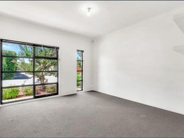 Townhouse for rent in Horseshoe Creek, South Australia