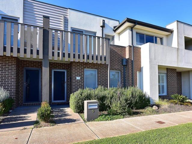Townhouse for rent in Camerons Creek, Victoria
