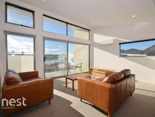 Townhouse for rent in Cadbury, Hobart