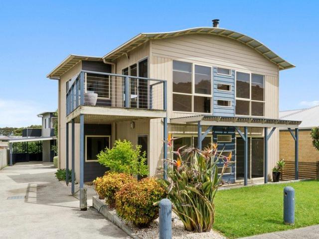 Townhouse for sale in Apollo Bay, Victoria