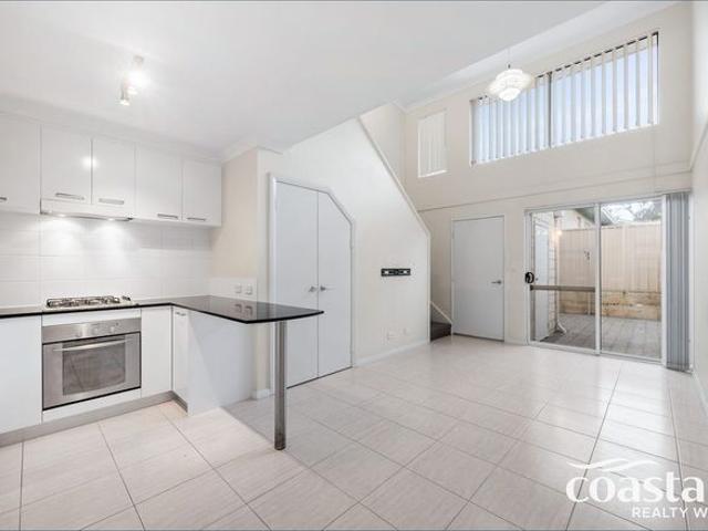 Townhouse for rent in Parklands, Western Australia