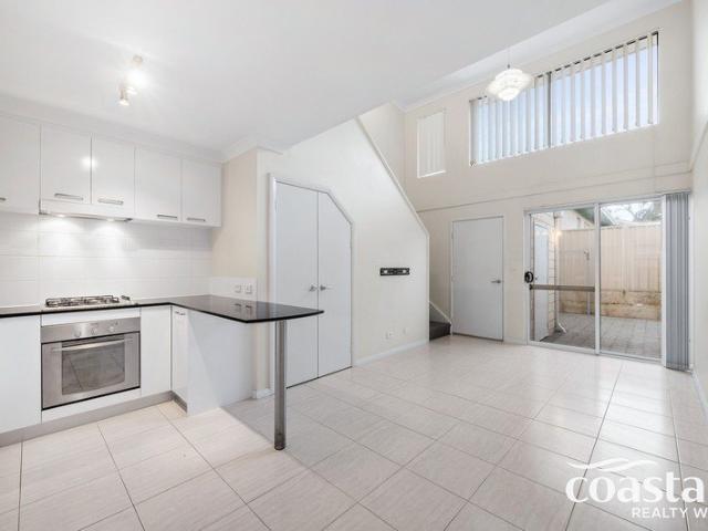 Townhouse for rent in Parklands, Western Australia