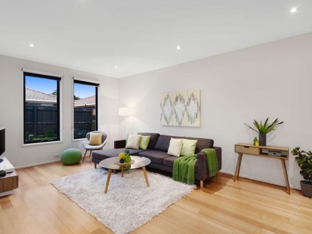 Townhouse for rent in Carnegie, Melbourne