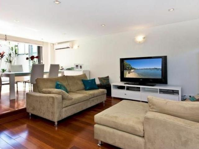 Townhouse for rent in Sydney, New South Wales