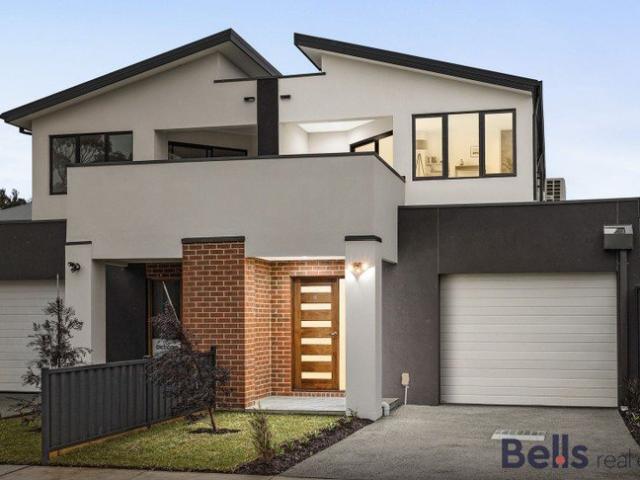 Townhouse for sale in Camerons Creek, Victoria