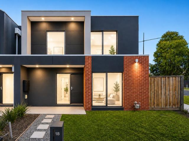 Townhouse for sale in Camerons Creek, Victoria