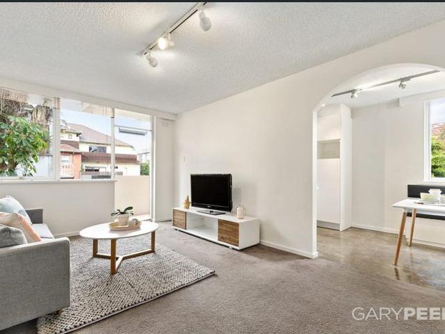 Apartment for rent in St Kilda East, Melbourne