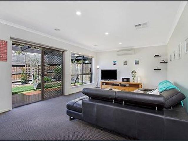 Townhouse for rent in Croydon, Melbourne