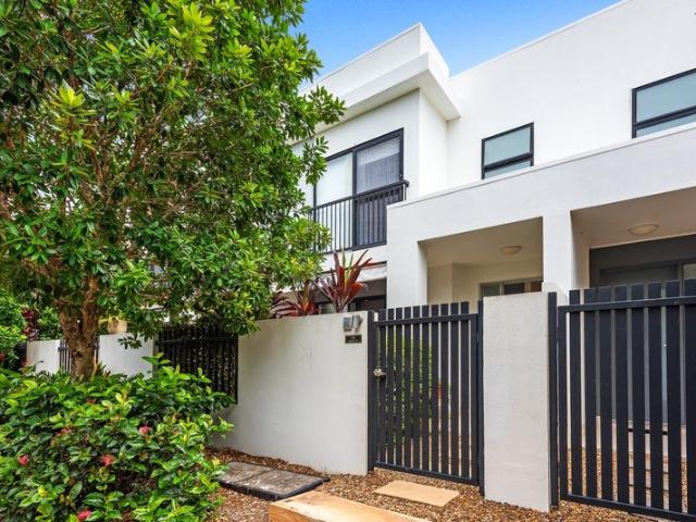 Townhouse for rent in Cova Residences, Gold Coast City