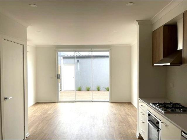 Townhouse for rent in Carter Place, Geelong