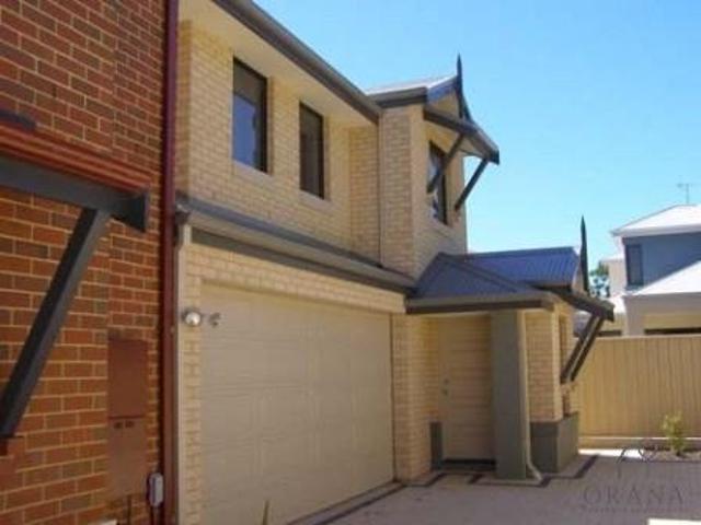 Townhouse for rent in Parklands, Western Australia