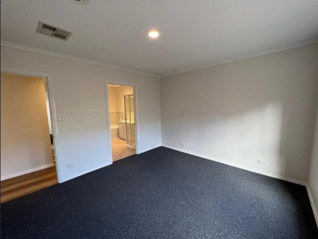 Apartment for rent in Niddrie, Melbourne
