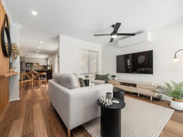 House for sale in Skye, Melbourne