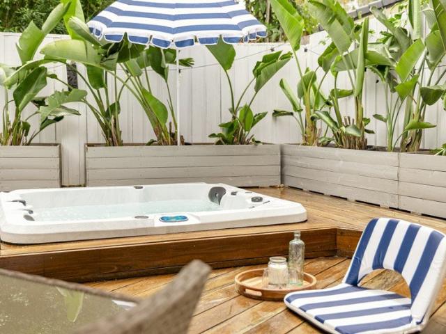 Townhouse for sale in Carrara, Gold Coast City