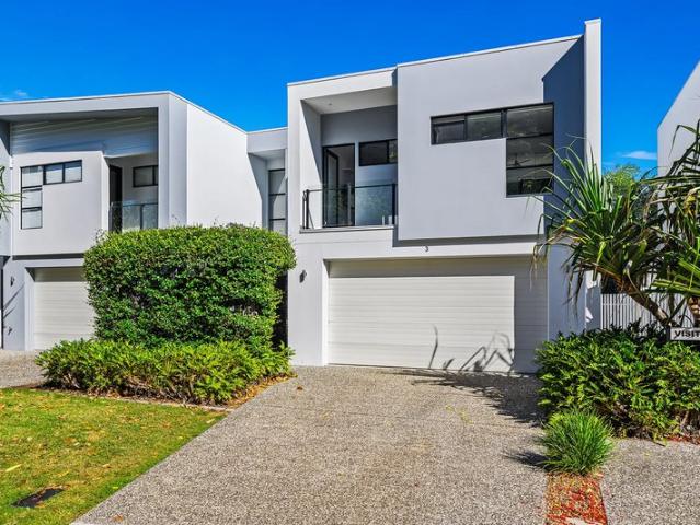Villa for sale in Fernbrook, Queensland