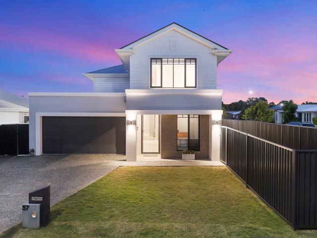 House for sale in Nudgee Beach