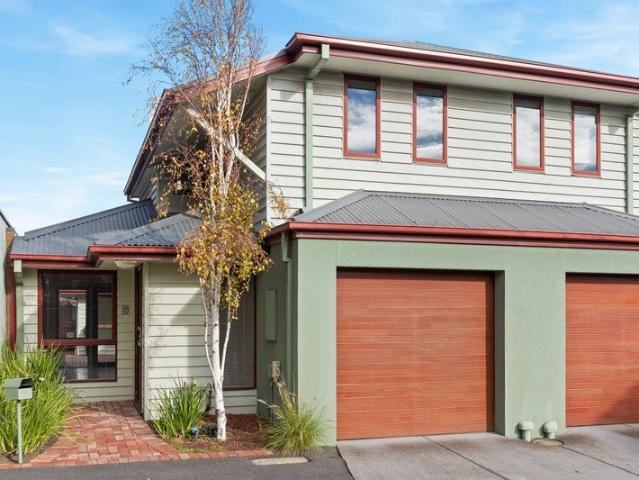 Townhouse for rent in Camerons Creek, Victoria