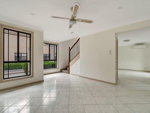 Townhouse for rent in Castle Hill, Sydney