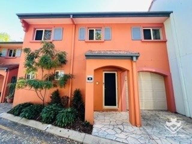 Townhouse for rent in Fernbrook, Queensland