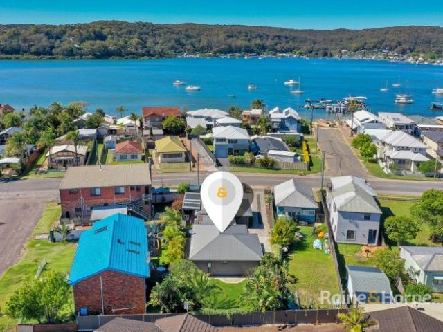Villa for sale in Booker Bay, Gosford