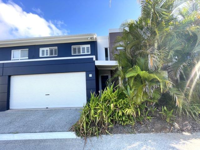 Townhouse for rent in Cannonvale