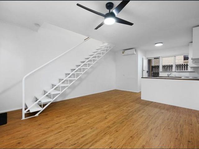Townhouse for rent in Fernbrook, Queensland