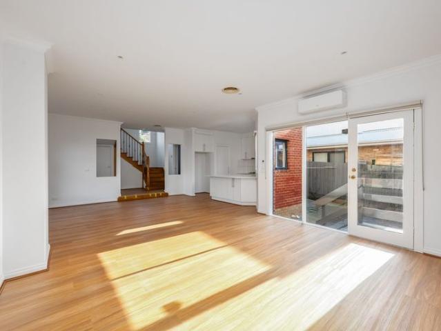 Townhouse for rent in Camerons Creek, Victoria