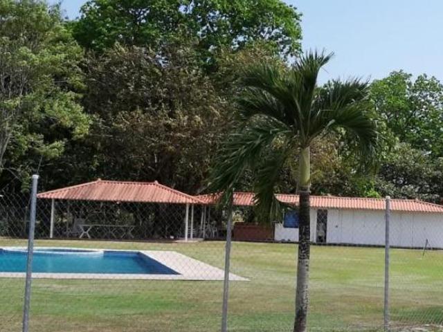 Su residencia segura cerca de Playa Blanca / Farallón: COMUNIDAD CON PISCINA