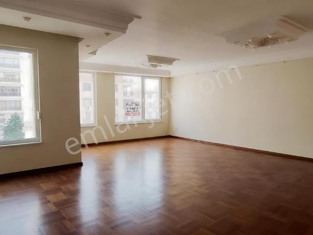 Kadiköy, İstanbul içerisinde kiralık mülk