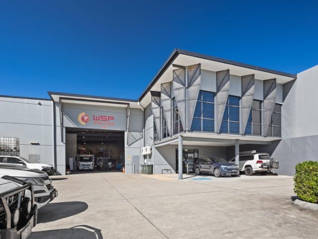 Warehouse for rent in Toombul, Queensland