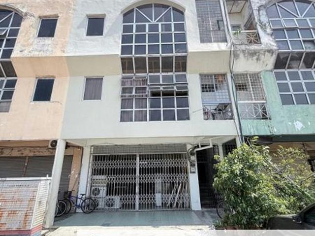 Shop for rent in Petaling, Alam Impian
