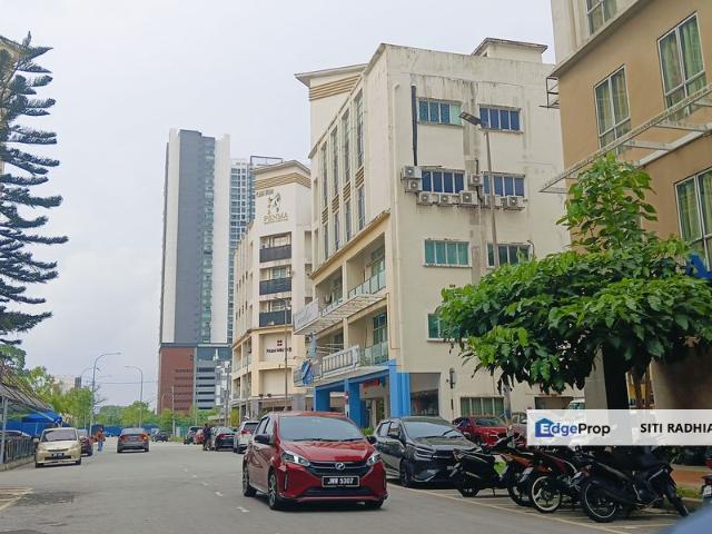 Shop for sale in Petaling, Alam Impian