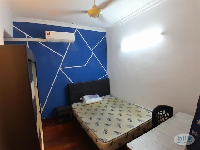 Room for rent in Petaling, Alam Impian