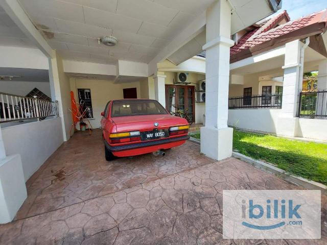 Room for rent in Petaling, Alam Impian