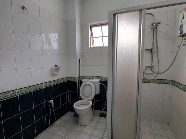 Room for rent in Petaling, Alam Impian