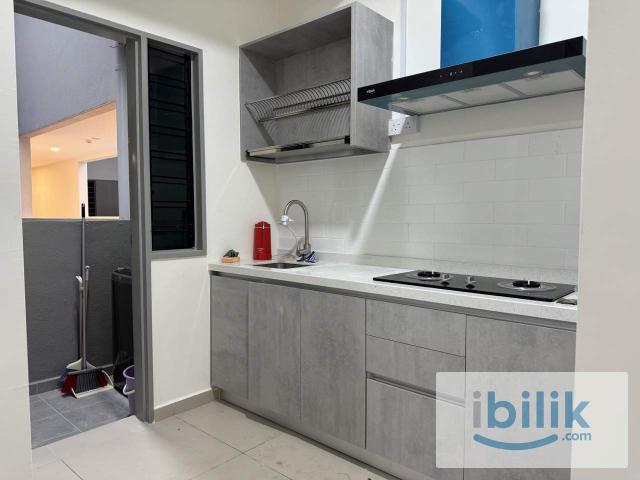 Room for rent in Petaling, Alam Impian