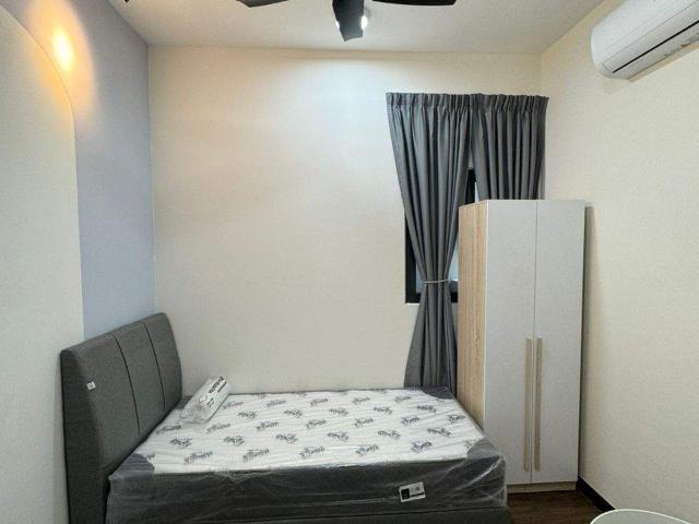 Room for rent in Petaling, Alam Impian