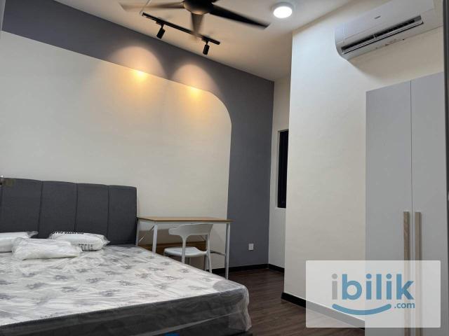 Room for rent in Petaling, Alam Impian