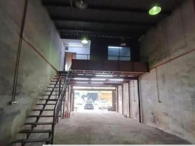 Warehouse for rent in Seksyen U5, Shah Alam