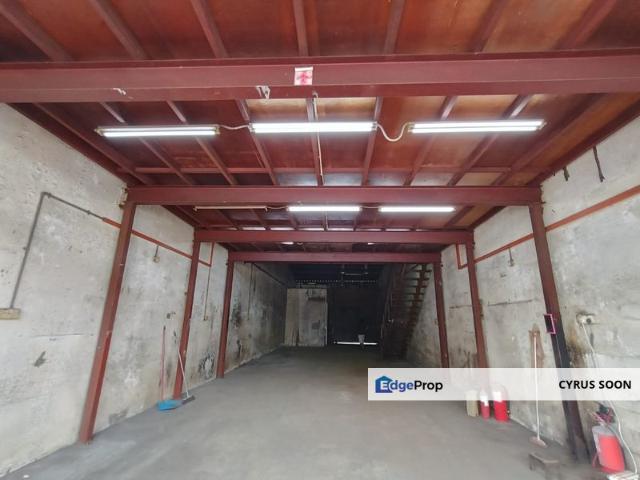Warehouse for rent in Seksyen U5, Shah Alam