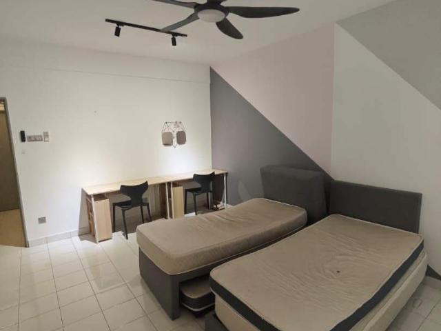 Room for rent in Petaling, Alam Impian
